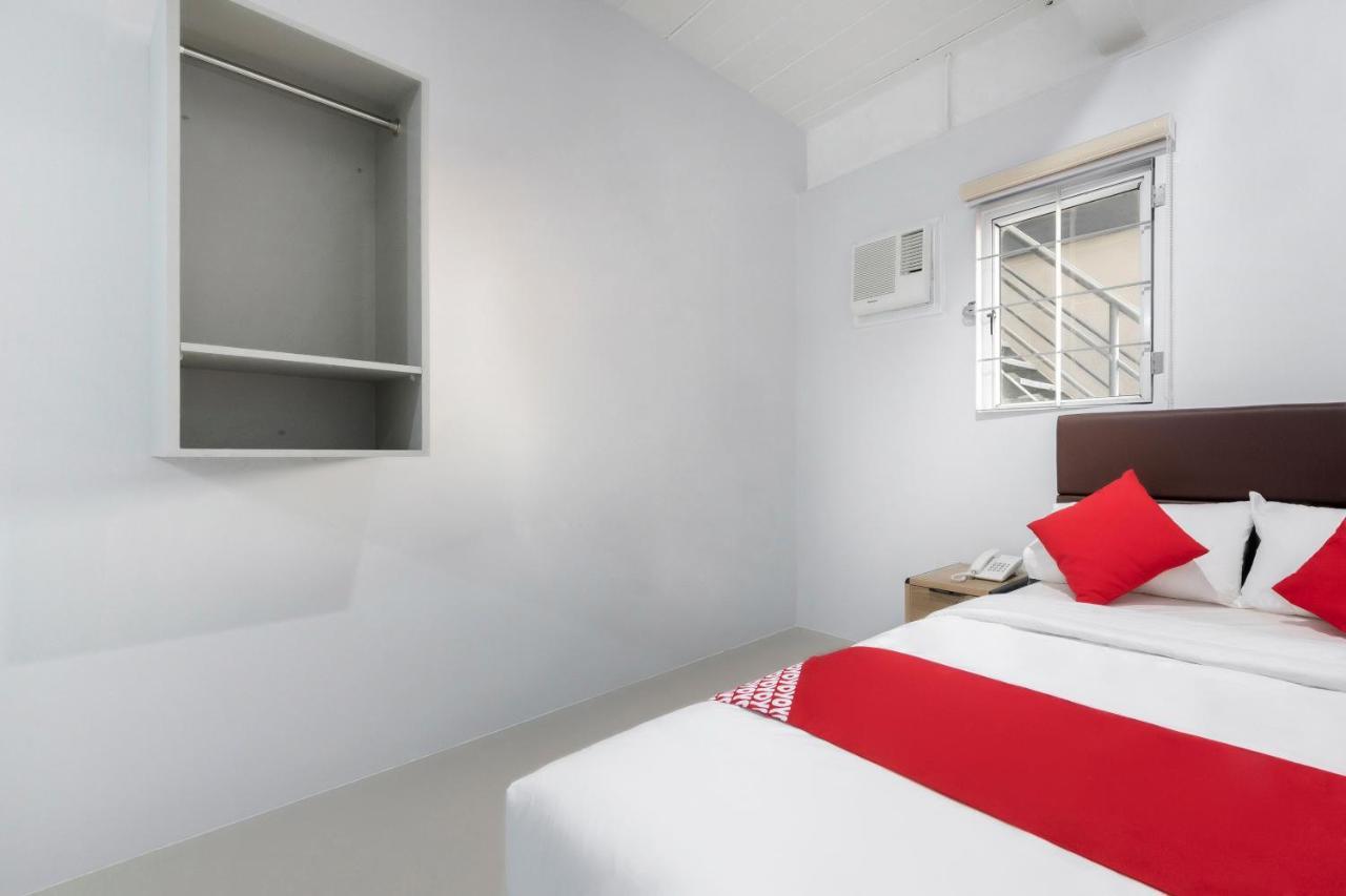 Super Oyo 515 Finnex Hotel Mandaluyong Esterno foto