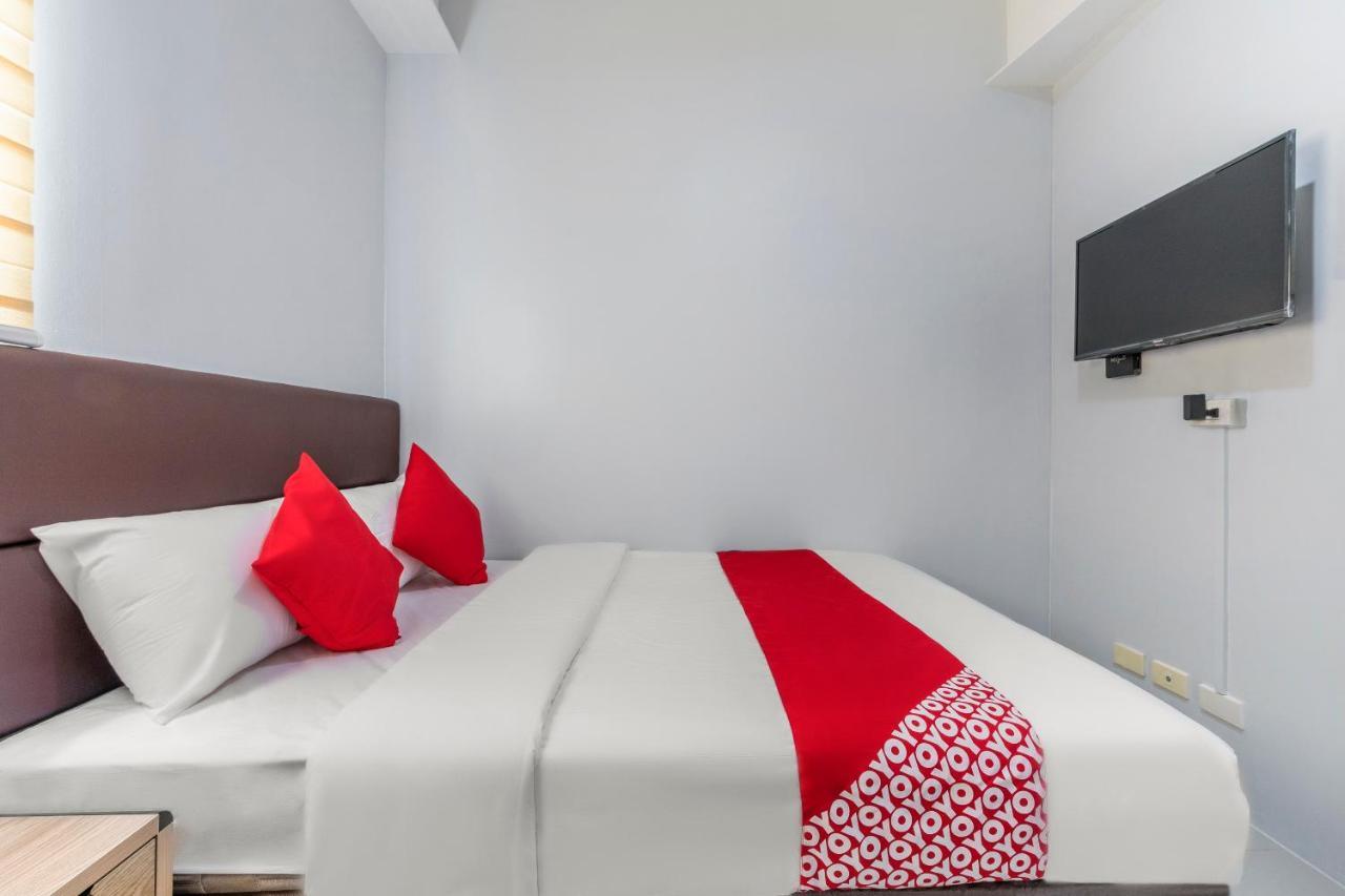 Super Oyo 515 Finnex Hotel Mandaluyong Esterno foto