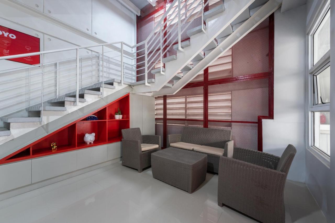 Super Oyo 515 Finnex Hotel Mandaluyong Esterno foto